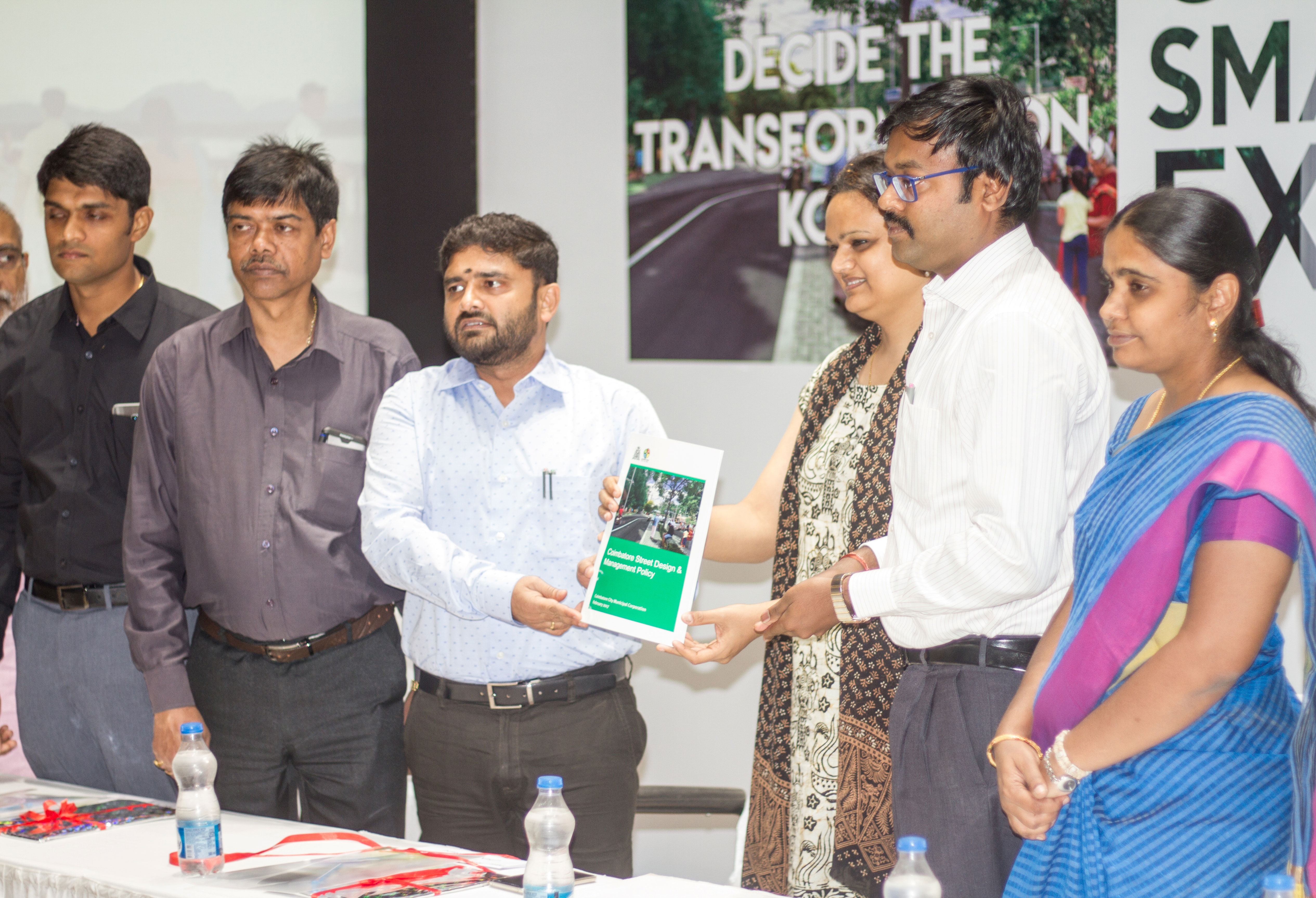 The Coimbatore Street Design & Management Policy was launched in the presence of the dignitaries of the day: Left to Right - Mr. Sandeep Nanduri IAS, Commissioner of Madurai City Municipal Corporation, Mr. T.K.Majumdar, Director, Internal Finance, Ministry of Urban Development, Mr. Prakash Govindasami IAS, Commissioner of Municipal Administration, Ms. Shreya Gadepalli, Director- South Asia, ITDP, Dr. K.VIjayakarthikeyan IAS, Commissioner of Coimbatore City Municipal Corporation, Ms. P.Gandhimathi, Deputy Commissioner, Coimbatore City Municipal Corporation